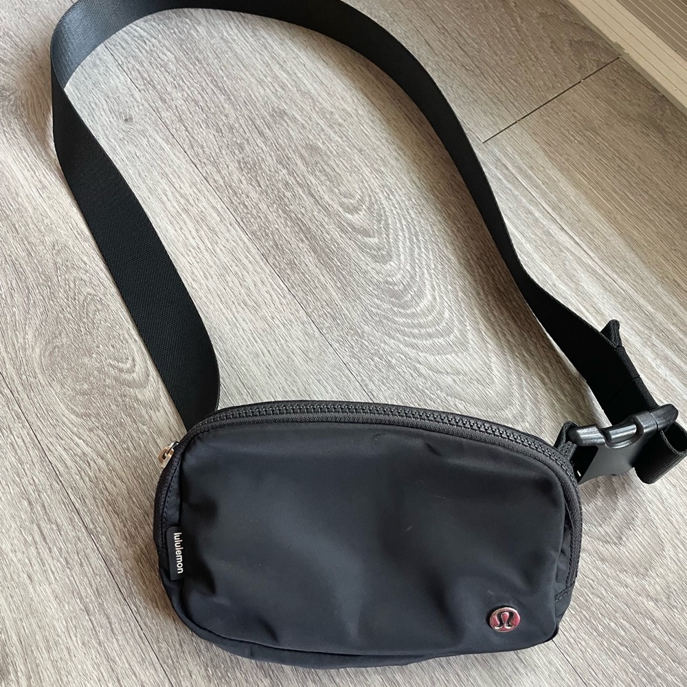 Black Lululemon Everywhere Belt Bag 1L. Brand new, in perfect condition.